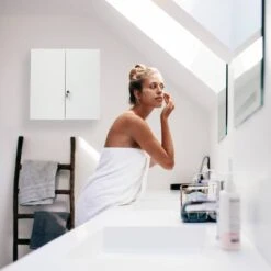 Armoire à Pharmacie XXL 2 Portes -Salle De Bain Meubles f0a21d7e9b564259b5589111cbfc8bb2